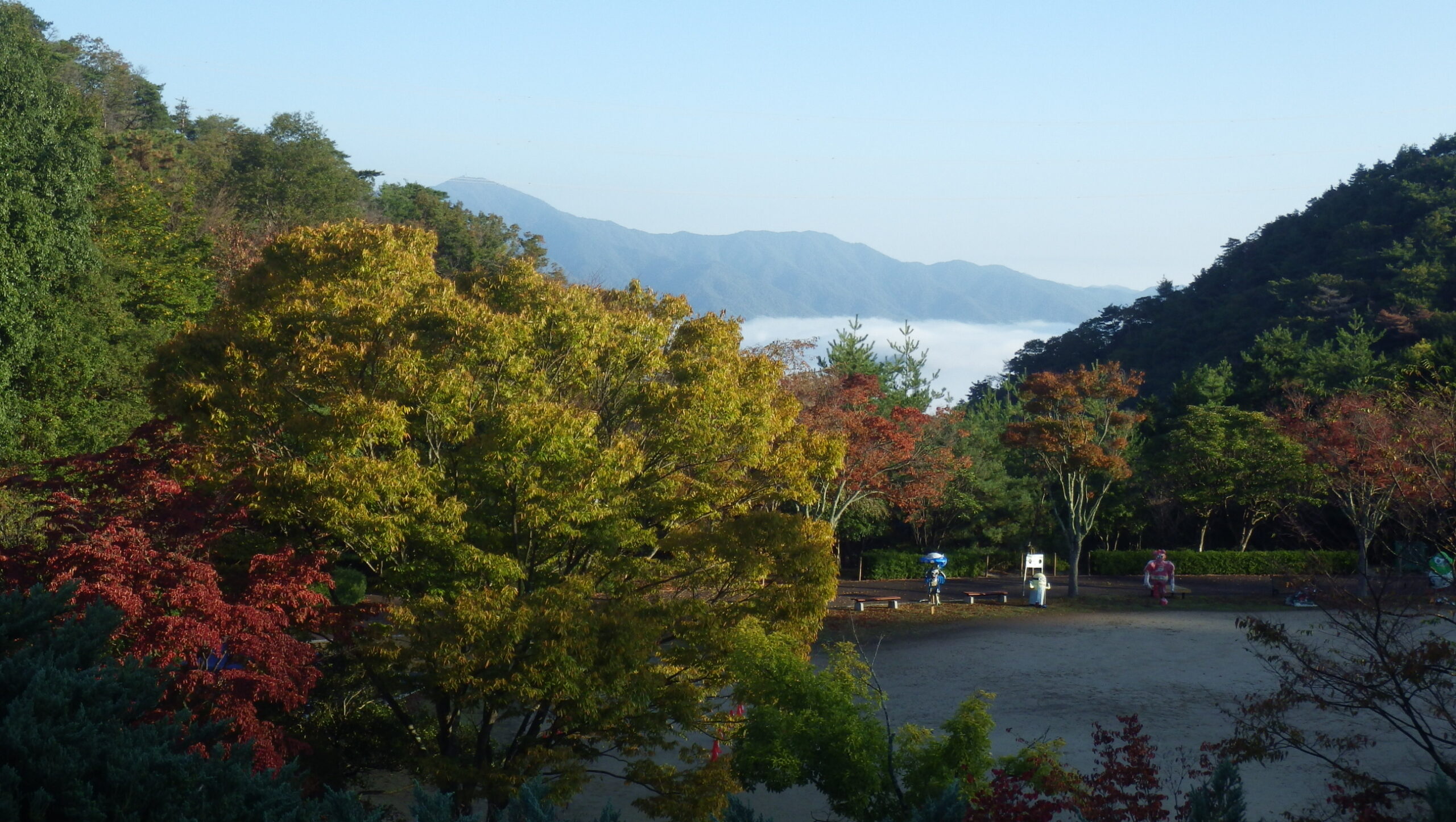 ウンカイ　中央広場